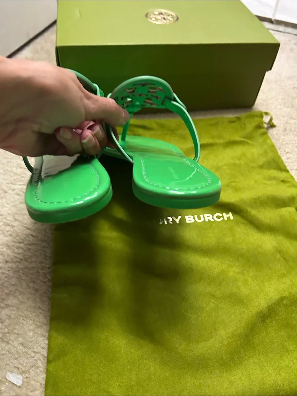 NWT TORY BURCH MILLER patent leather sandals in GORGEOUS green.